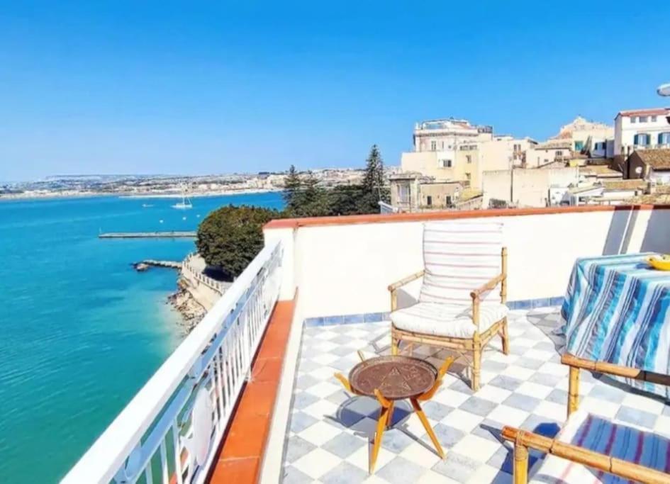 Terrazza Sul Mare Attico "Alfeo E Aretusa" Syrakuzy Zewnętrze zdjęcie