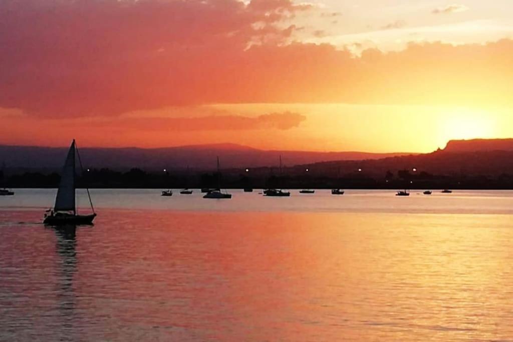 Terrazza Sul Mare Attico "Alfeo E Aretusa" Syrakuzy Zewnętrze zdjęcie